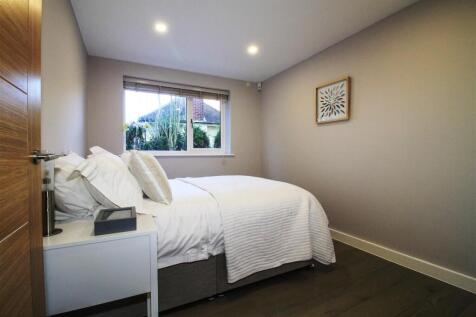 BEDROOM 2 i.jpg
