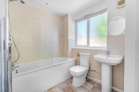 11 Rawson Close -23.jpg