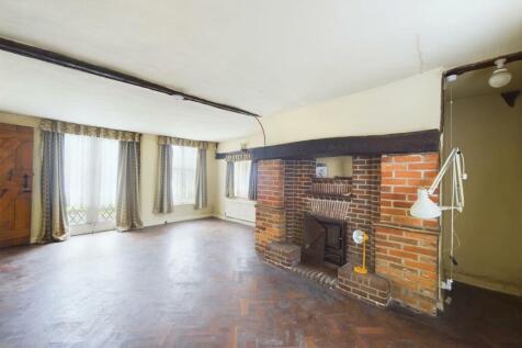 Living Room.jpg