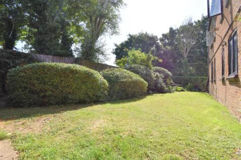 COMMUNAL GARDEN.JPG