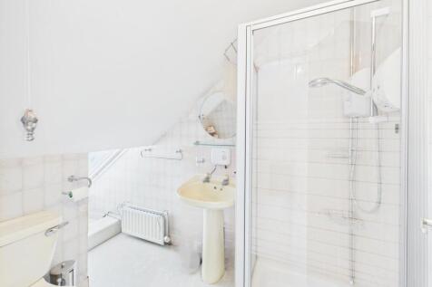 Bathroom.jpg