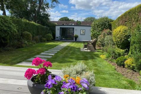 Garden outbuilding.jpg