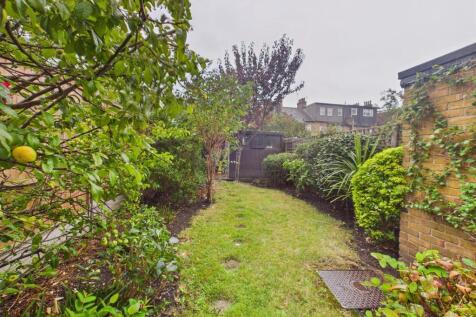 CAM05080G0-PR0173-STILL029.jpg