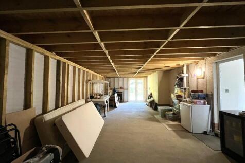 Garage/hobby room