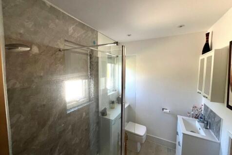 Shower room (GF)