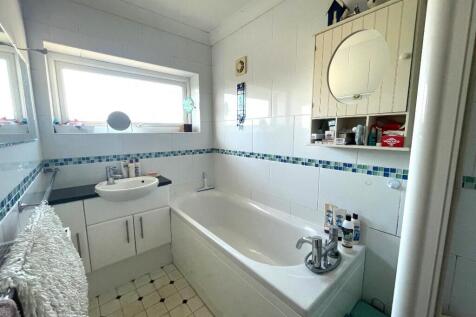 Bath/shower room