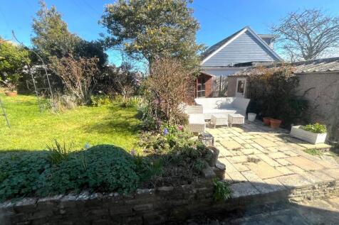 Garden &amp; patio