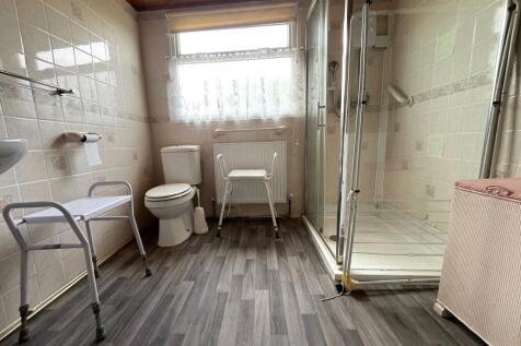 Shower/utility room