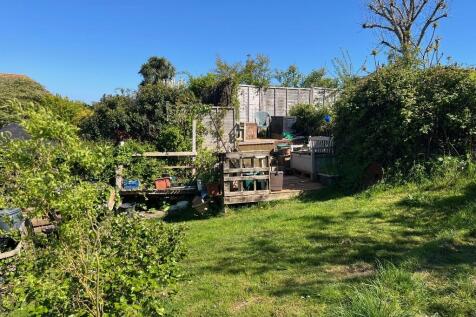 Comm. rear garden