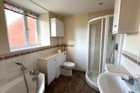 Bath/shower room