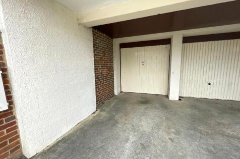 Garage/parking