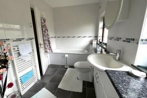 Bath/shower room