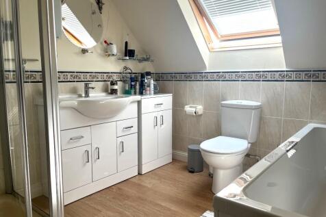 Bath/shower room