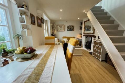 Dining/lounge
