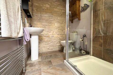 En-suite bedroom 1