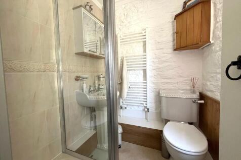 En-suite bedroom 2