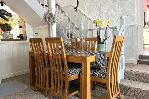 Dining/sitting room