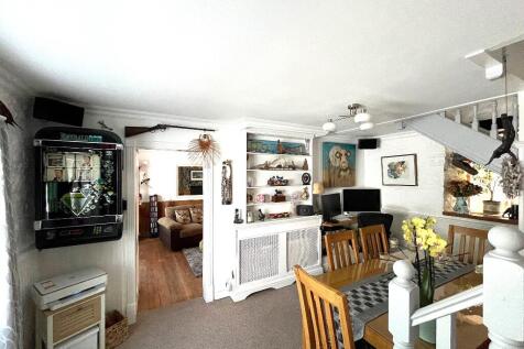 Dining/sitting room