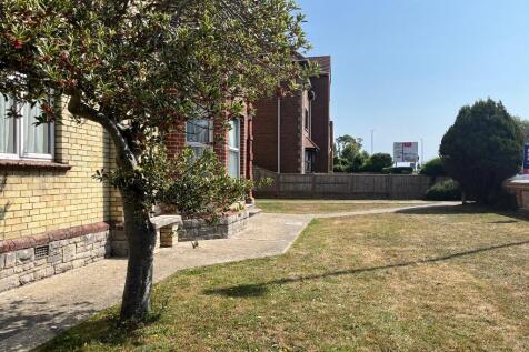 Comm. front garden