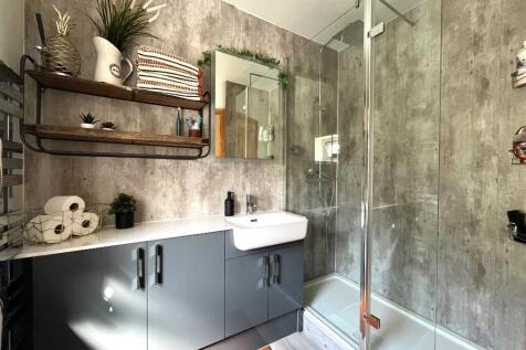 Shower room 1st fl.