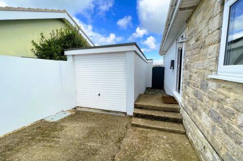 Garage/driveway