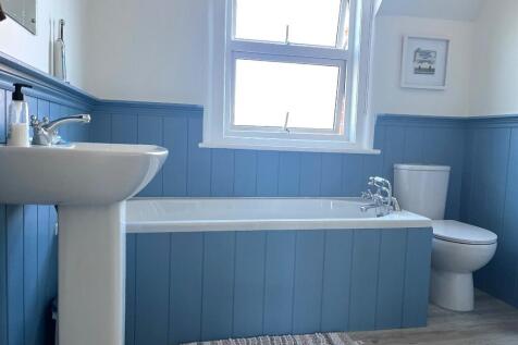 Bath/shower room