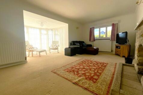 Lounge/sunroom