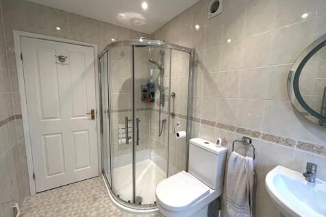 Bath/shower room
