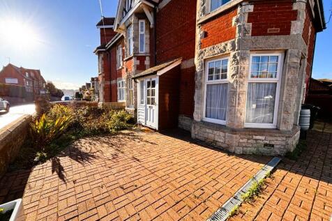 Front patio/entrance