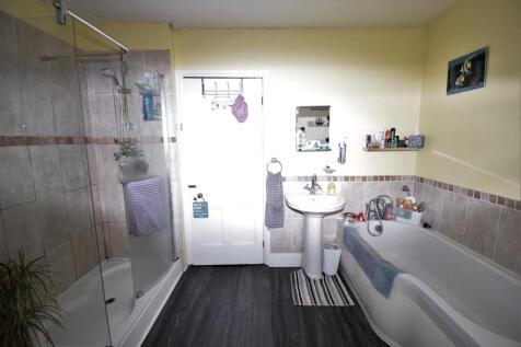 Bathroom.jpg