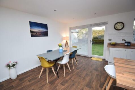 Dining Area.JPG