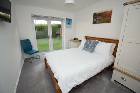 Bedroom 2.JPG