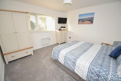 Bedroom 1.JPG