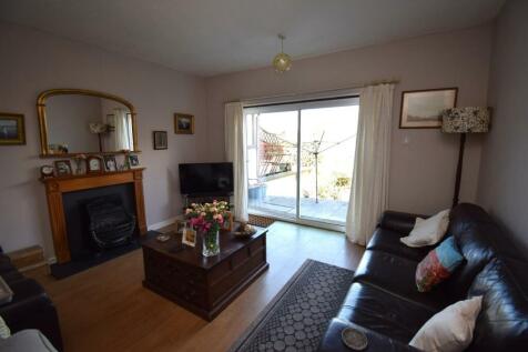Living Room.JPG