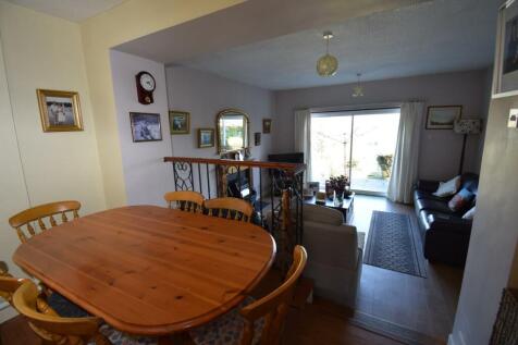 Dining Area.JPG