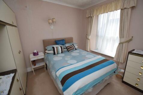 bedroom 2.JPG
