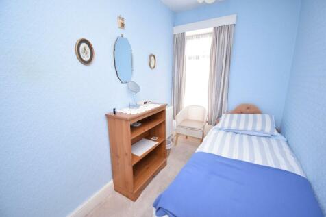 bedroom 3.JPG