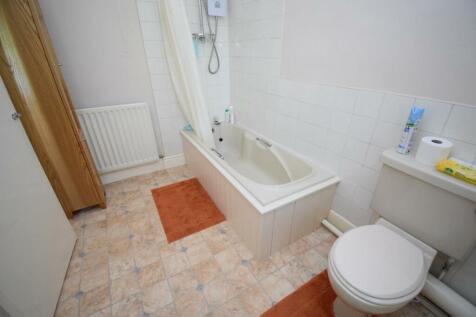 Bed 4 En-Suite.JPG