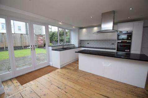 Kitchen 2.JPG