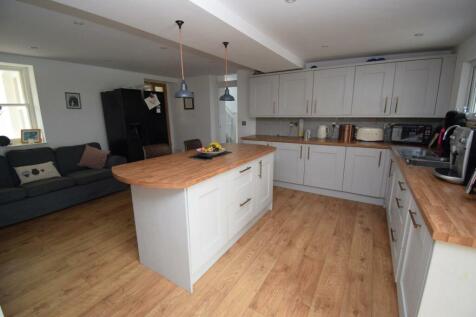 Kitchen 2.JPG