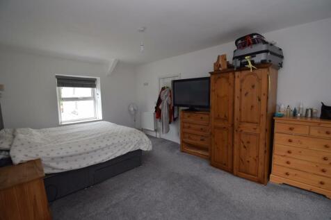 Bedroom 1.JPG
