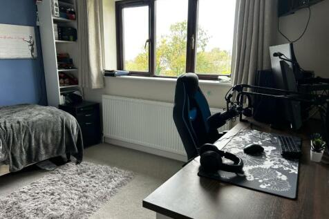 Bedroom.JPG