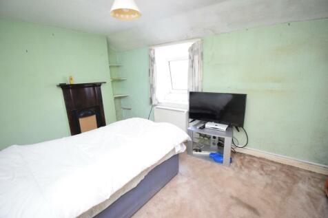 Bedroom 1.JPG