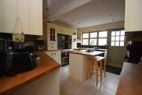 Kitchen 2.JPG