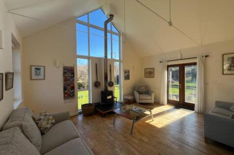 Living Room (2).JPEG