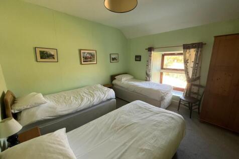 Bedroom 2.JPEG