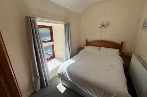 Bedroom 4.JPEG