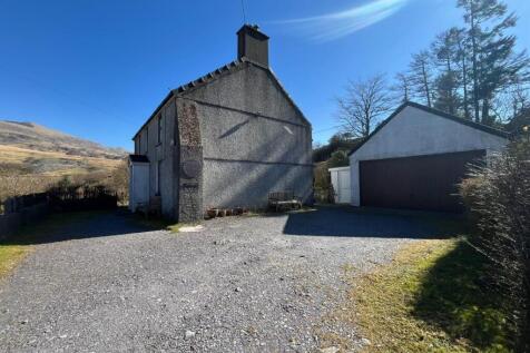 Driveway &amp; Garage.JPEG