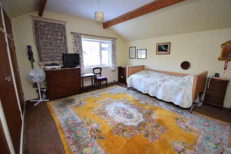 Bedroom 1.JPG
