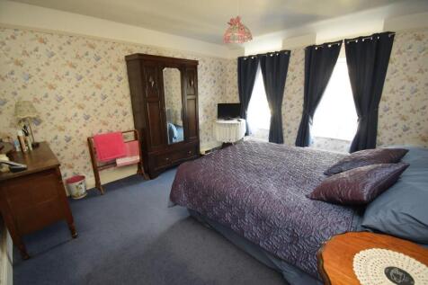 Bed 1 (2).JPG
